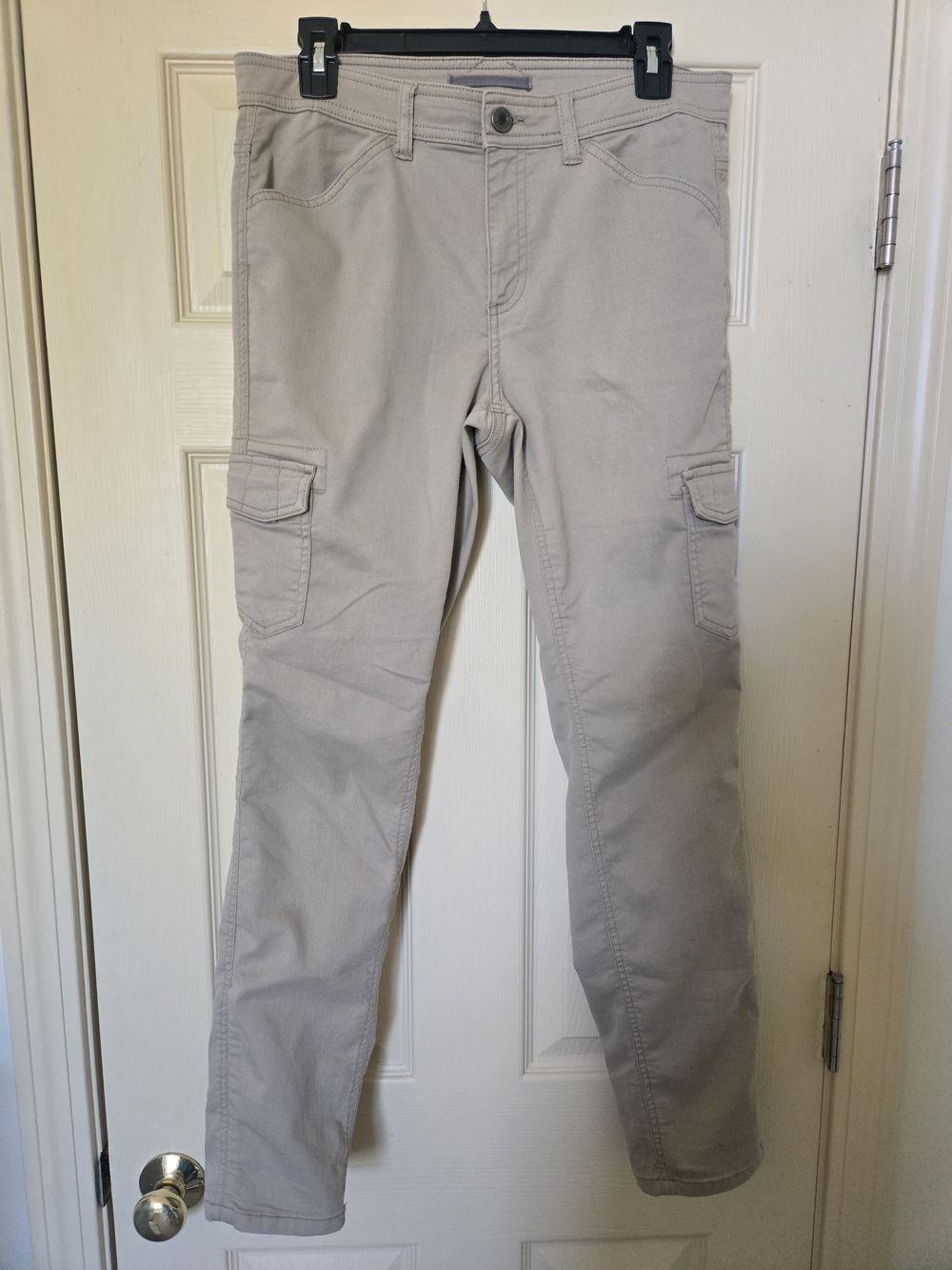 Cargo Pants in Light Beige - Classic Utility Style